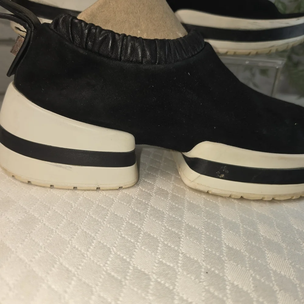 STUART WEITZMAN SLIP-ON BLACK SUEDE SOCK SNEAKER RUCHED ANKLE CHUNKY SOLE 7